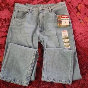 Wrangler Blue Relaxed Fit Jeans with Classic Style